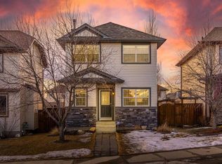 28 E Crystal Shores Hts, Okotoks, AB T1S2K8