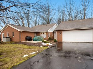 4107 Bristol Ln, New Castle, PA 16105