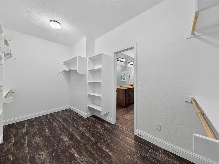 9 Monmouth Dr — Photo 8