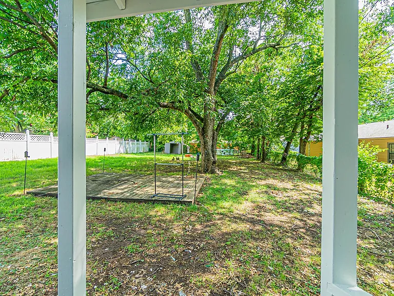 628 W Comanche St — Photo 31
