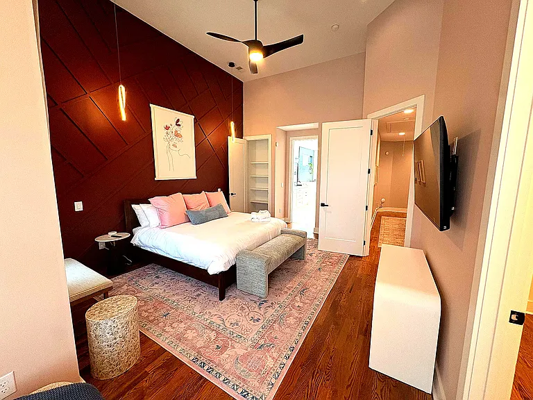 306 Pullen Ave — Photo 37