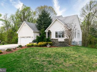 209 Woodline Ct, Mullica Hill, NJ 08062