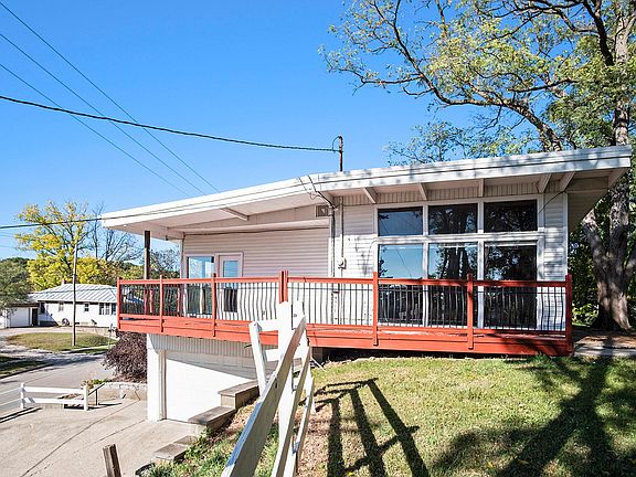 5th image of 442 Baldie St