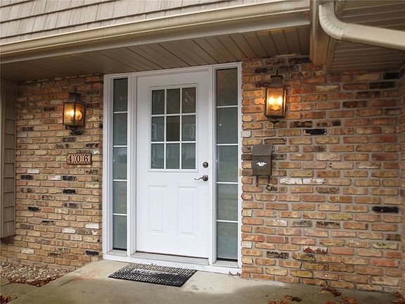 3rd image of 406 Parkland Dr SE