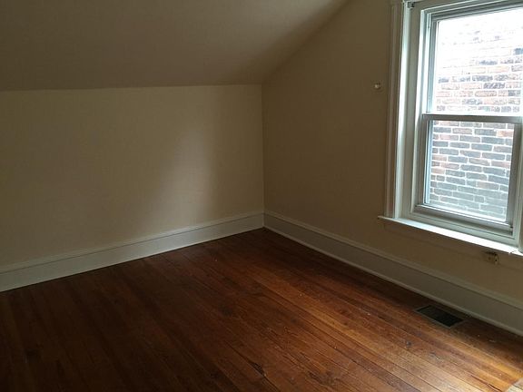 4th image of 132 Hermit St