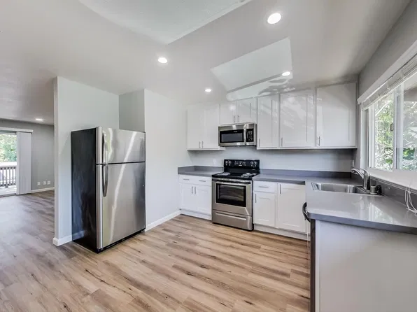 300 Franciscan Ct APT 17, Fremont, CA 94539