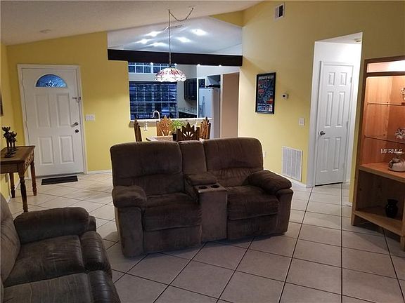 4th image of 1608 Brook Hollow Dr