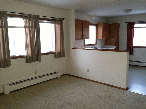 3rd image of 1614 Selby Ave APT 2