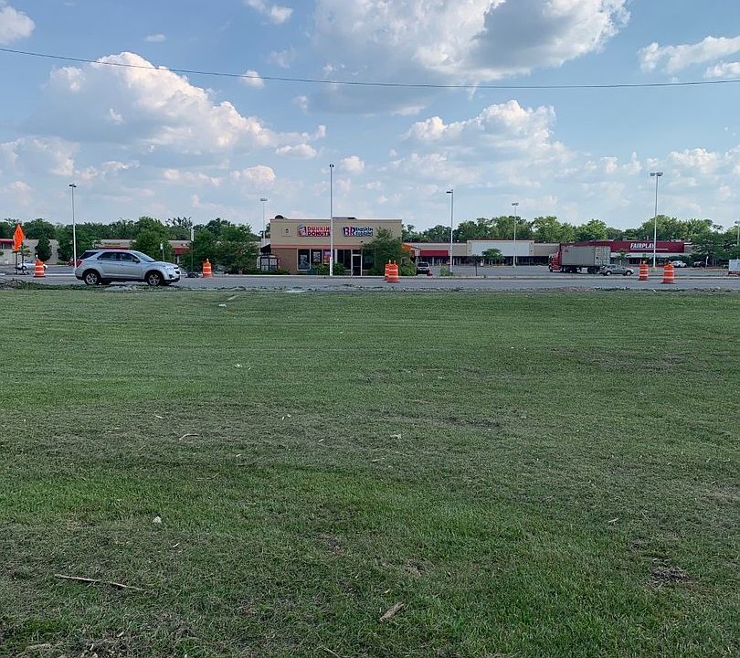 2nd image of 3052 W 159th St
