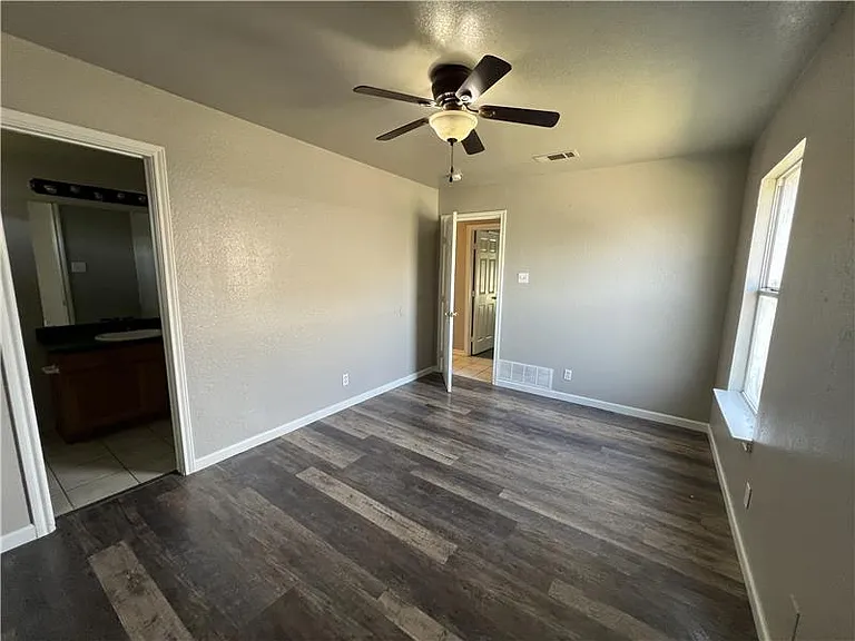 3607 Crescent Dr — Photo 16