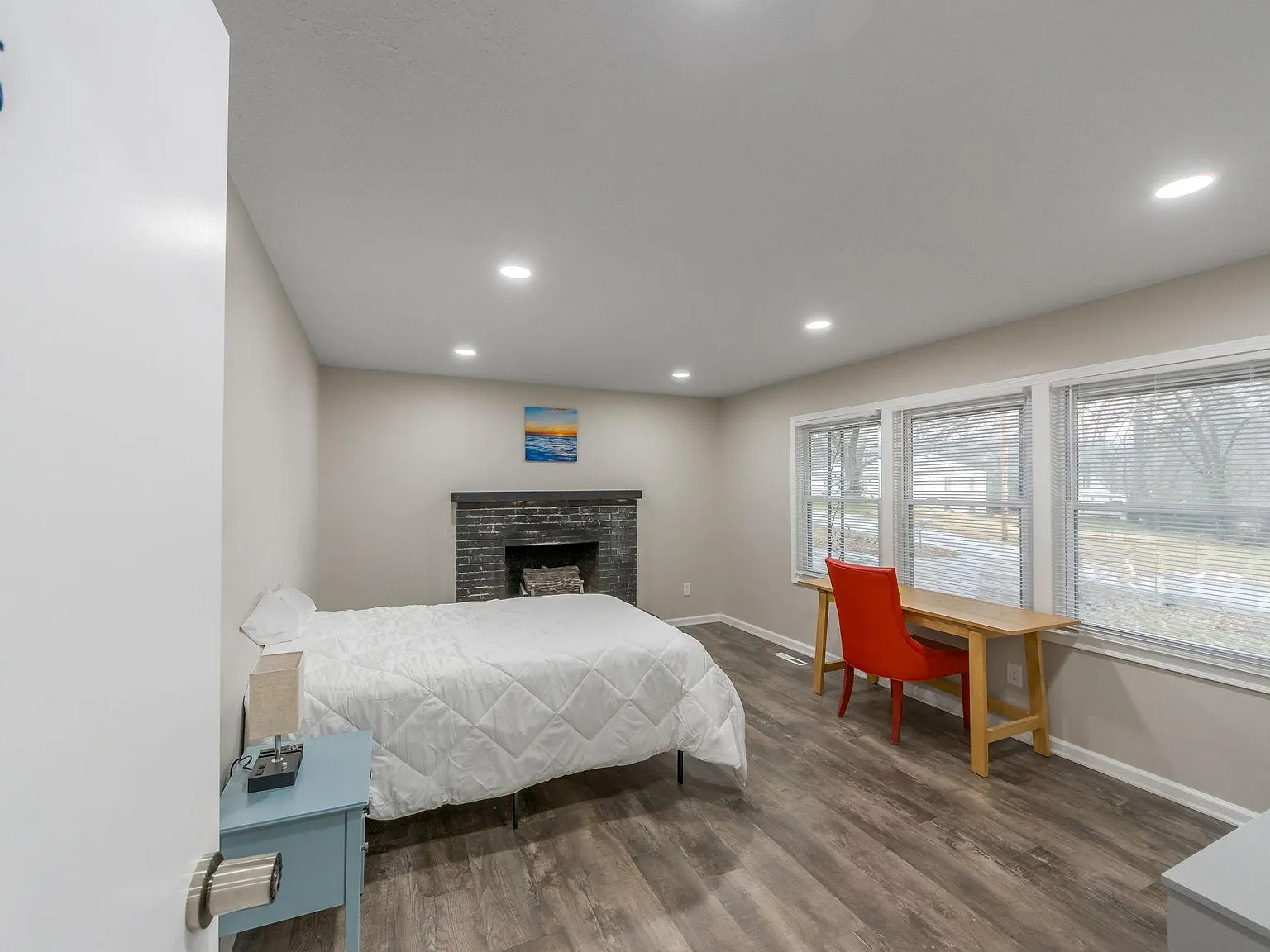 4 bed, 3.0 bath, 1800 sqft, $750 — Photo 1