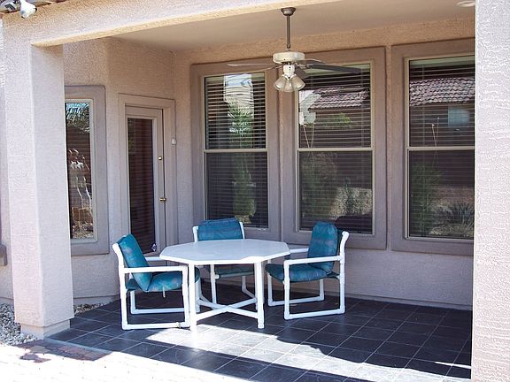 patio with built in BBQ