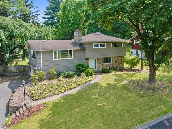 209 Windsor Dr, Syracuse, NY 13214