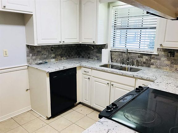 5th image of 2022 Beechwood Blvd