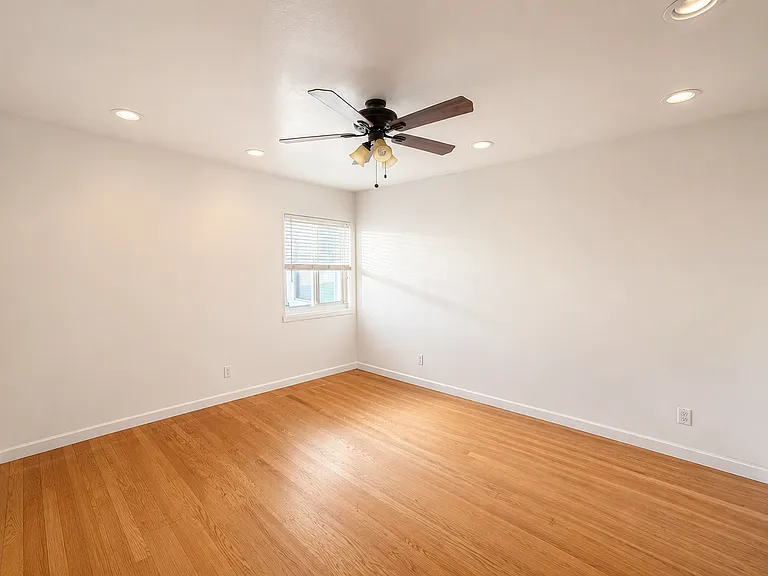 5223 E Falls View Dr — Photo 7