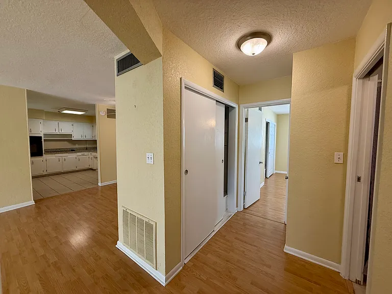 518 Milwaukee Ave — Photo 10