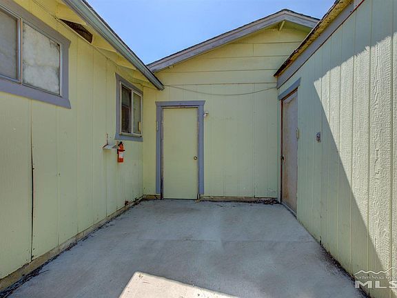4th image of 1410 Sharon Dr