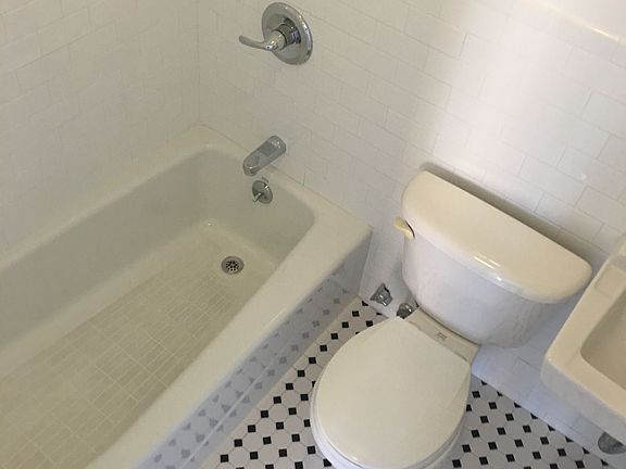 3rd image of 29 2nd Pl APT 3