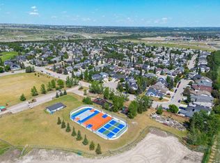 152 N Valley Meadow Close NW, Calgary, AB T3B5M2