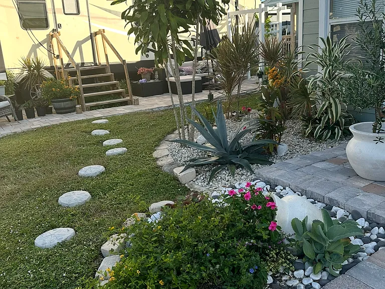 2836 Olympic St — Photo 59