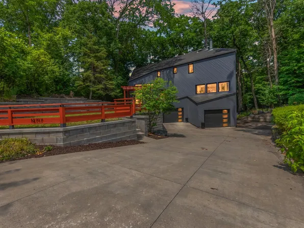 14717 Minnehaha Pl, Wayzata, MN 55391