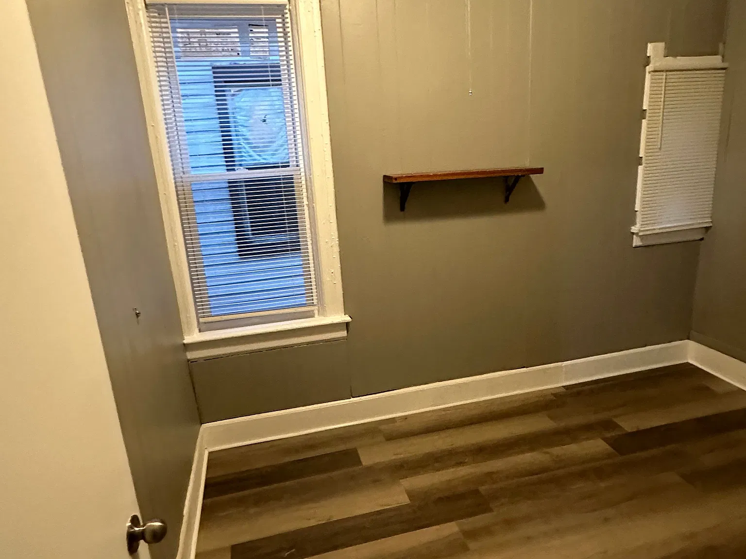 2 bed, 1.0 bath, $900 — Photo 4