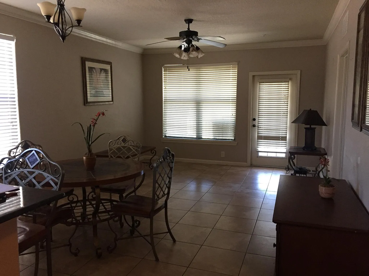 3 bed, 1326 sqft, $1,800 — Photo 4