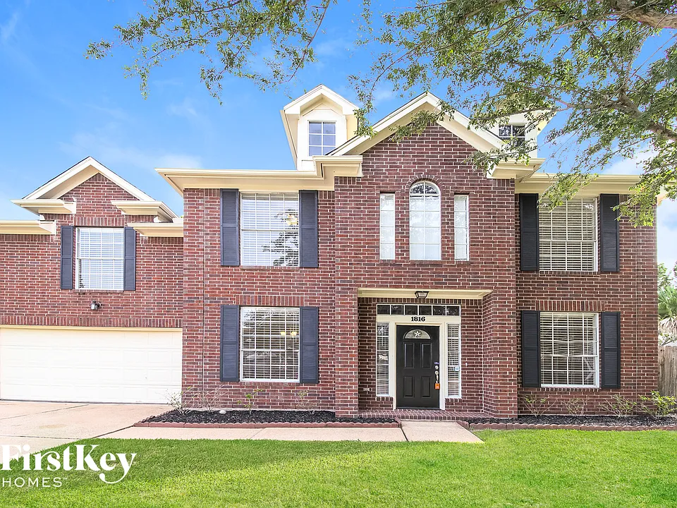 1816 Oak Lake Cir