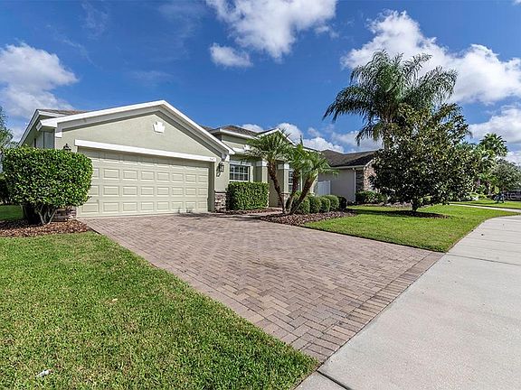 3rd image of 747 Meadow Glade Dr