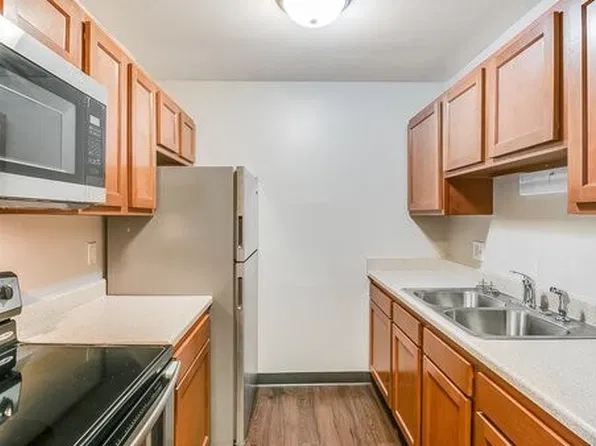 Birch Tree Apartments, 6129 Beechfield Dr #311, Lansing, MI 48911