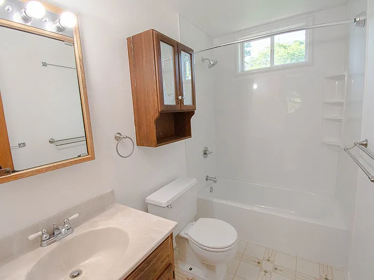 608 22nd St NE — Photo 13