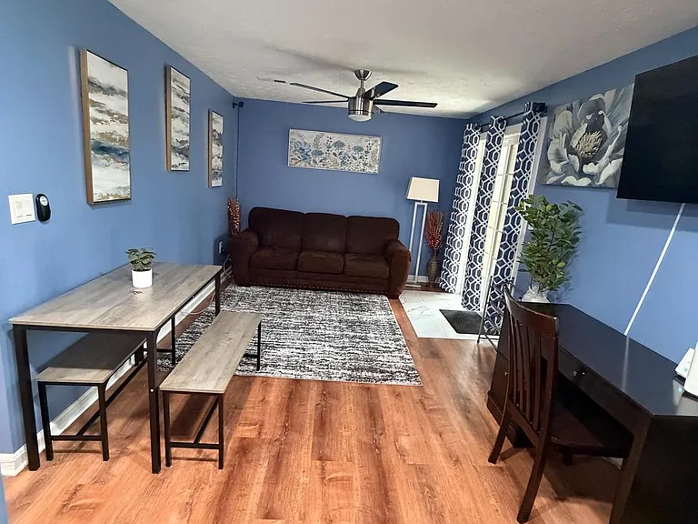 311 Kings Crest Dr — Photo 4