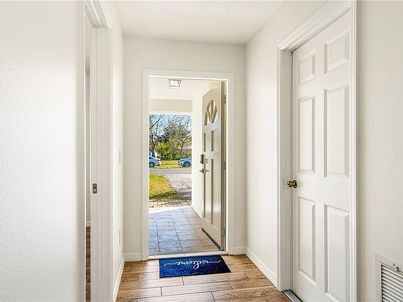3rd image of 3756 Atlantic Blvd