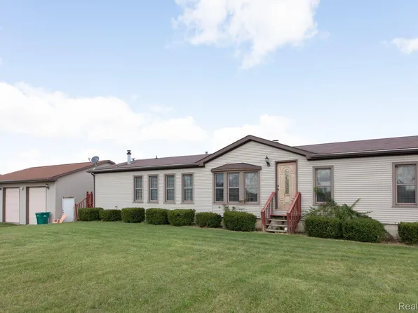 8610 Lohr Rd, Greenwood, MI 48006