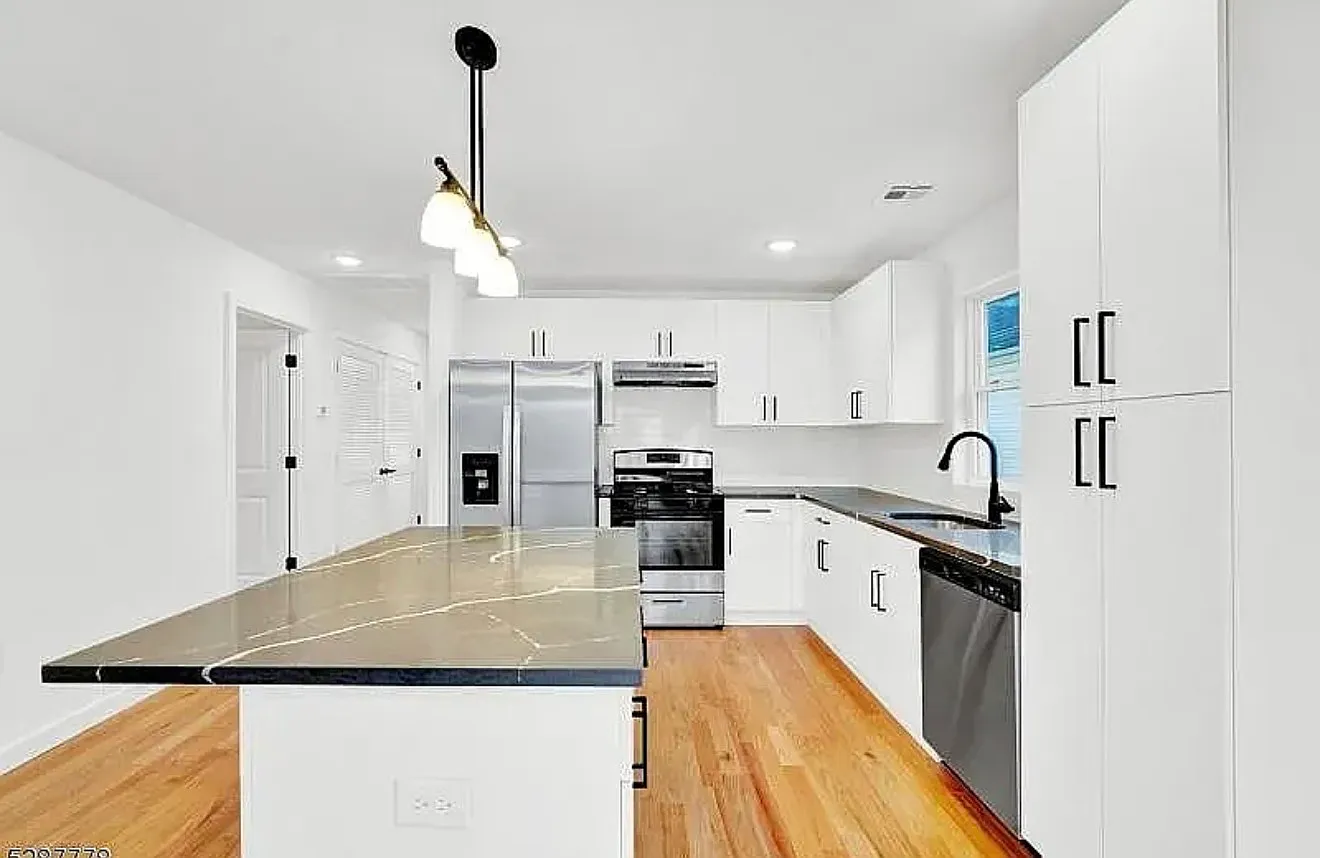 4 bed, 1500 sqft, $3,800 — Photo 2