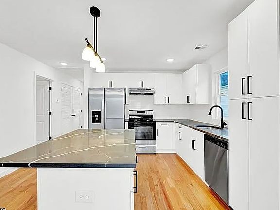 2nd image of 757 Seaport Dr #3