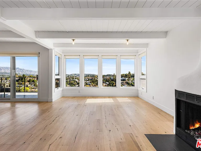 2226 Ronda Vista Dr — Photo 4