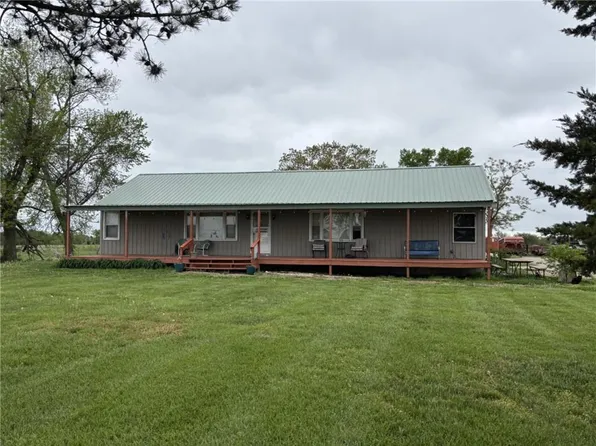 32592 SE 500th Rd, Kincaid, KS 66039