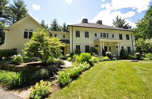 2nd image of 52 Daniels Ln