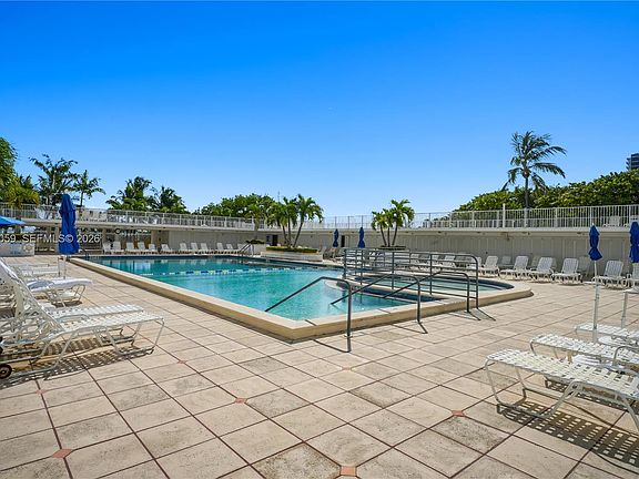 5th image of 4747 Collins Ave APT 1503