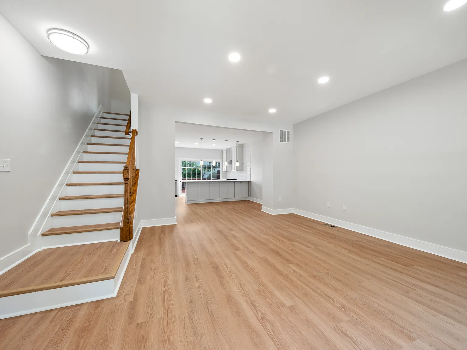 3 bed, 1944 sqft, $3,550 — Photo 4
