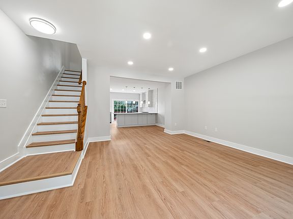 4th image of 12155 Wedgeway Ct