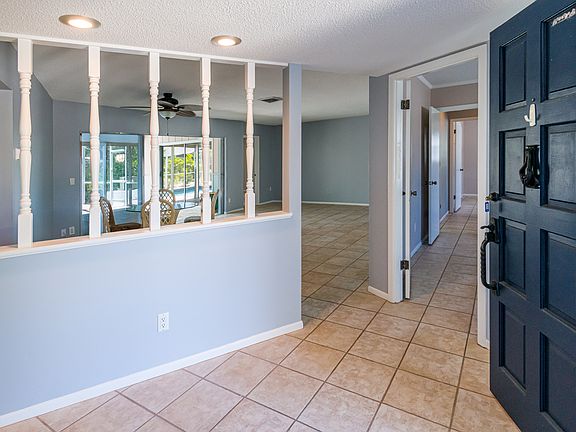 3rd image of 11 Pine Ridge Way