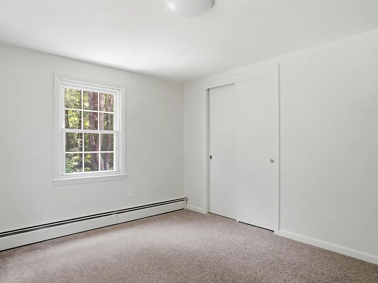 289 Derry Rd #B — Photo 11