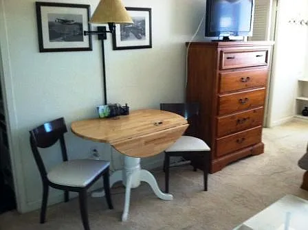 Studio, 400 sqft, $1,500 — Photo 2