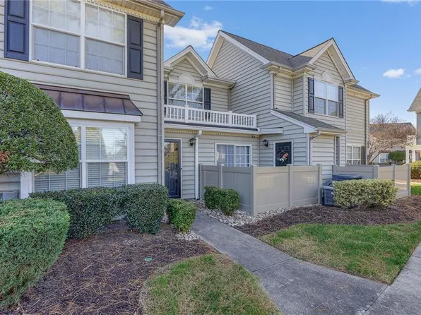 909 Lakeside Ct, Suffolk, VA 23435