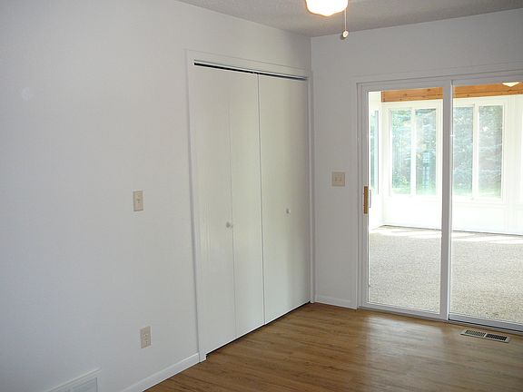 Bi-Fold Doors / Laundry