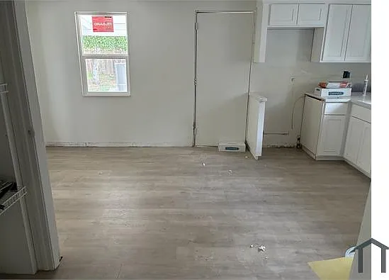 1404 N Park St — Photo 2