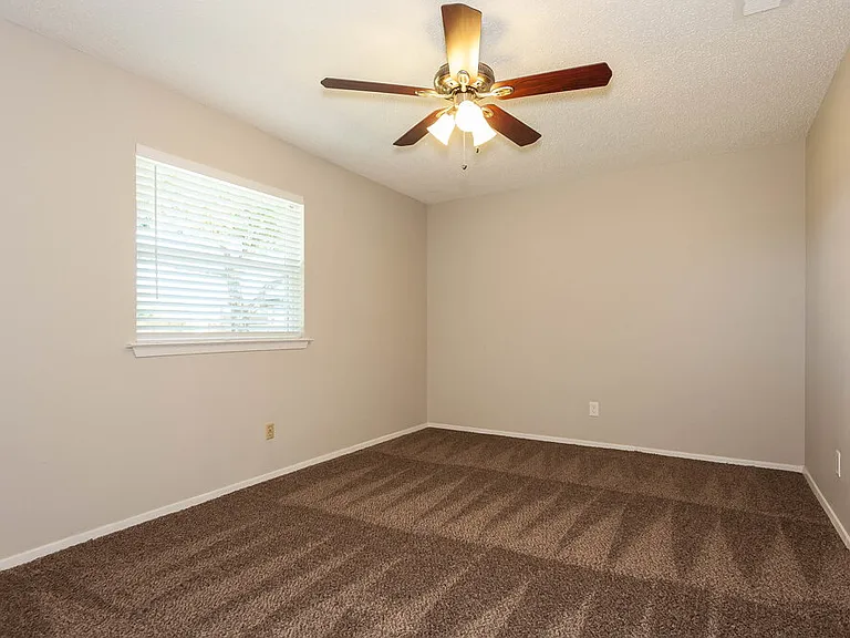 6053 Herschel Dr — Photo 6