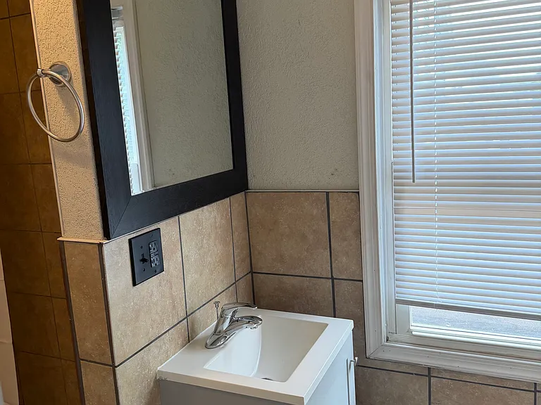 12 Mohawk St #4 — Photo 10